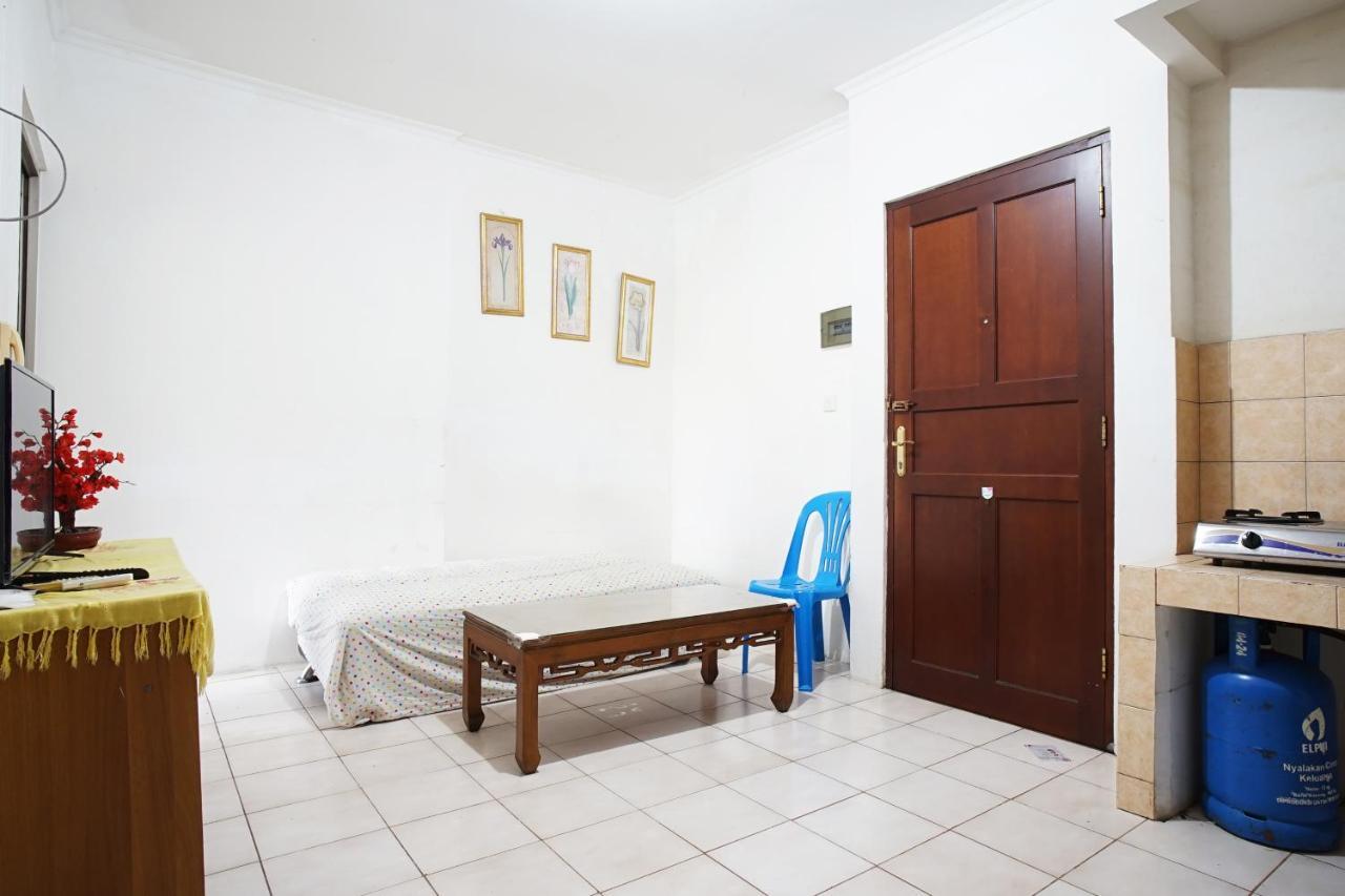 Mediterania Garden Residence I Джакарта Экстерьер фото