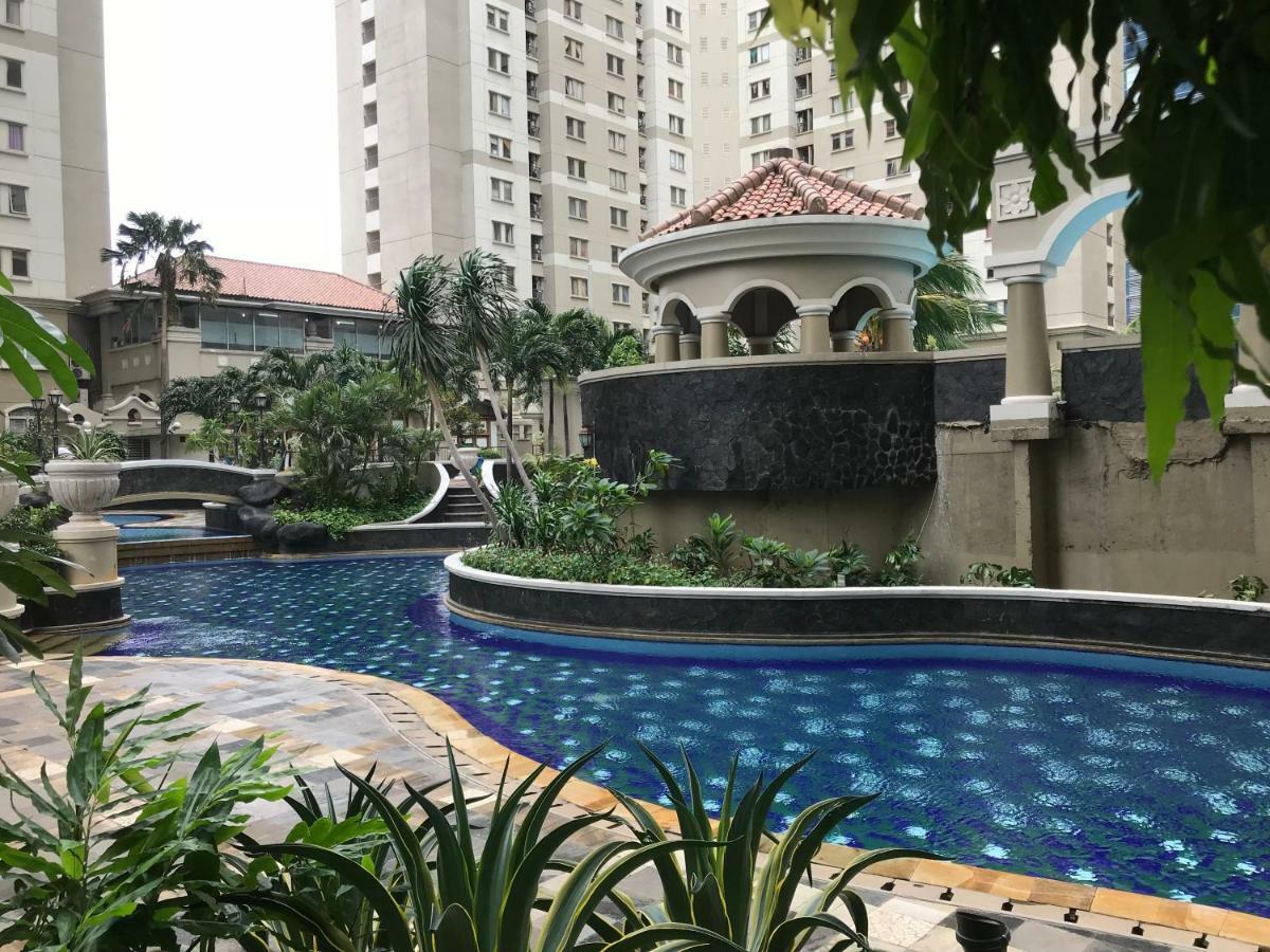 Mediterania Garden Residence I Джакарта Экстерьер фото